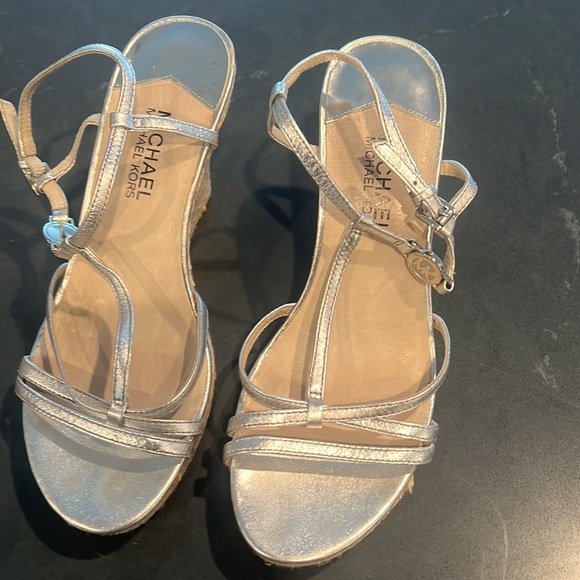 GUC! Michael Michael Kors Kami T Strap Wedges - Picture 2 of 10